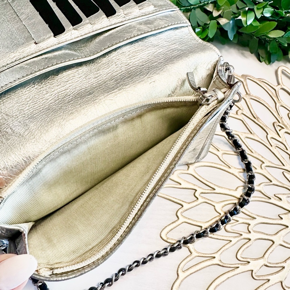 CHANEL Silver Bifold Wallet - Picture 12 of 12